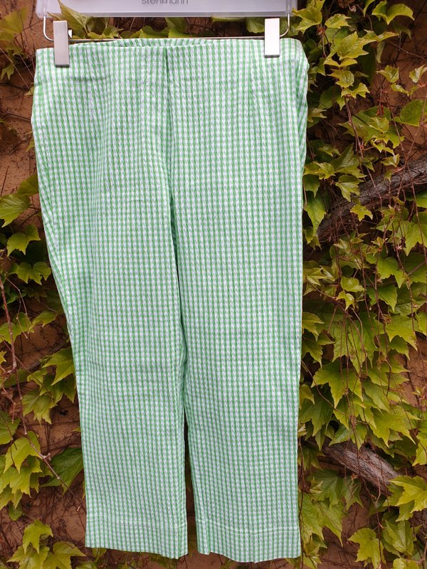 Stehmannhose Ina 532 30116 4098 mit Vichy-Karo in grün/weiß. Kurz, Beinlänge 53 cmBaumwoll-/Viscosestretch, Seersucker-Optik